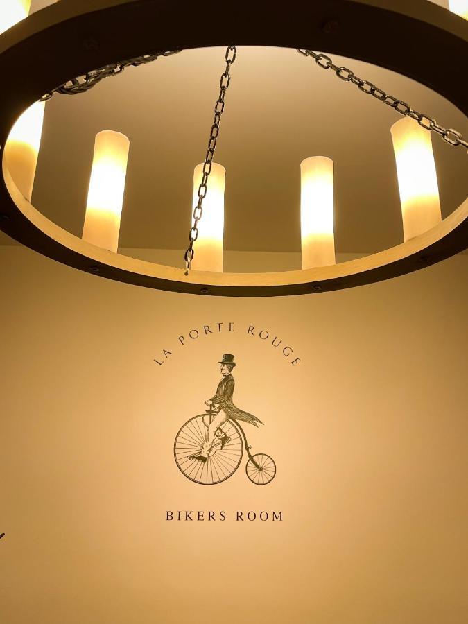 אאודנרדה La Porte Rouge - The Red Door מראה חיצוני תמונה